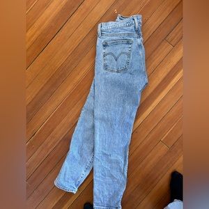 Levi’s Light-wash Premium Denim Wedgie Jeans Size 28